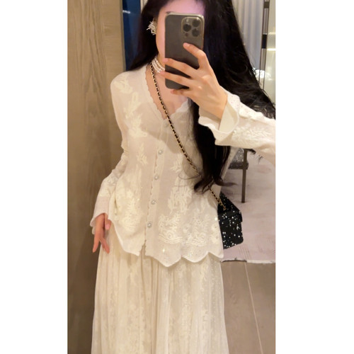 【N·COU】25冬新款【神仙姐姐】V领提花烫钻羊毛针织衫DY70018