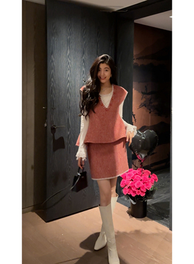 N.COU妮蔻25冬新款小香风气质优雅减龄V领叠穿无袖背心半裙套装