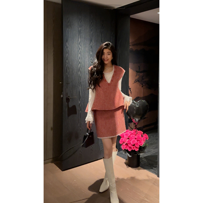 N.COU妮蔻25冬新款小香风气质优雅减龄V领叠穿无袖背心半裙套装