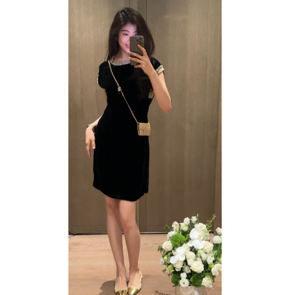 N.COU妮蔻26夏新款重工钉钻圆领桑蚕丝连衣裙女慵懒风显瘦长裙