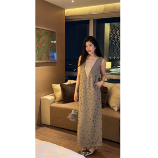 N.COU妮蔻26夏新款轻奢慵懒风重工V领钉珠绣亮片无袖连衣裙女