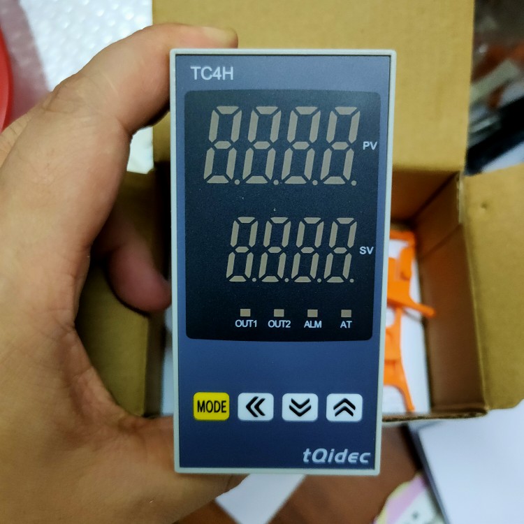 台泉 48款96智能数显温度控制仪温控表 TC4H-R1TC(K型继电器SSR