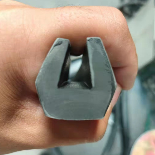 耐磨损振动筛胶条压条减震橡胶条