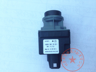 适用奔驰新款 E200 E260 E300 S400 GL450前中网摄像头摄像头