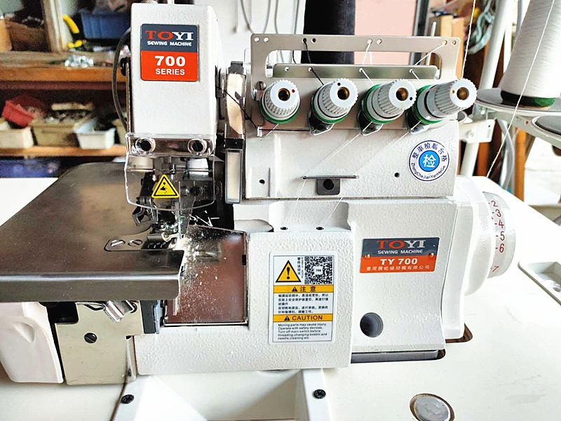 700工业直驱电动四线扎骨机 包缝机锁边机 码边拷边毛织厂包边用