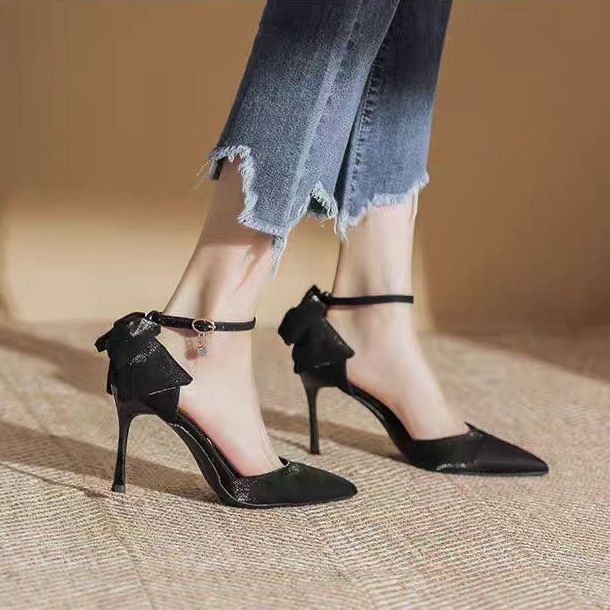 显脚小白色一字扣凉鞋女细跟尖头高跟鞋小码313233大码41到43女鞋