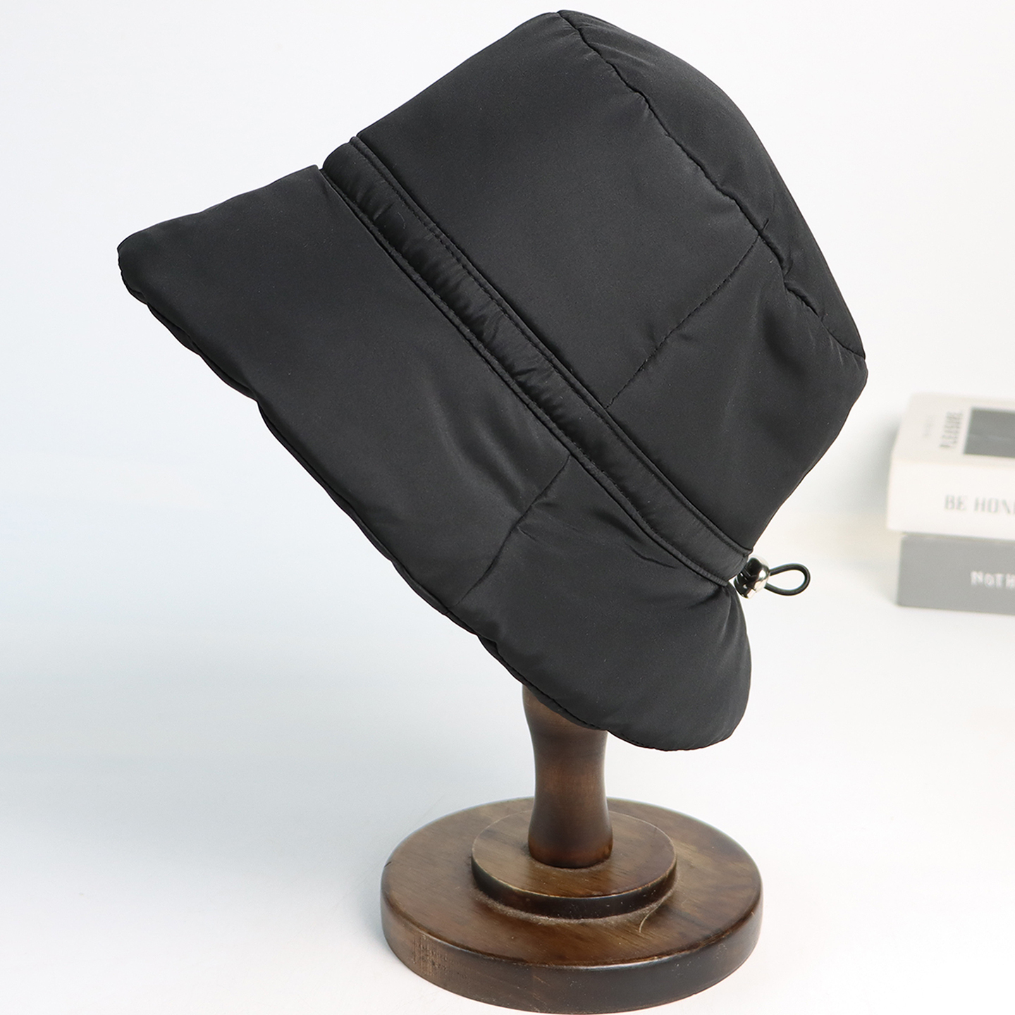 日单秋冬季羽丝绒保暖渔夫帽子女