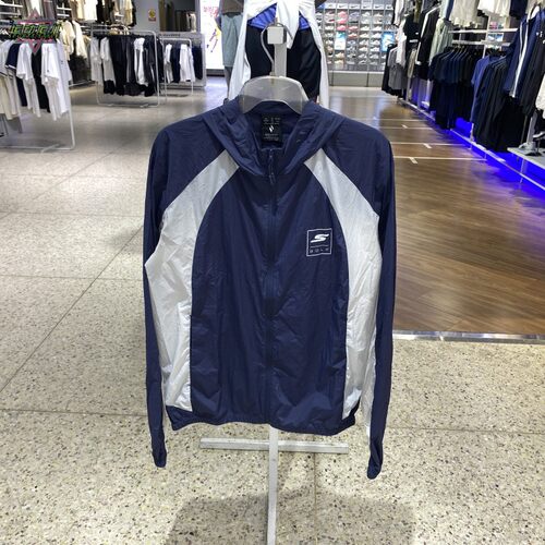 正品SKECHERS斯凯奇透气连帽男女运动梭织夹克外套皮肤衣P225U129