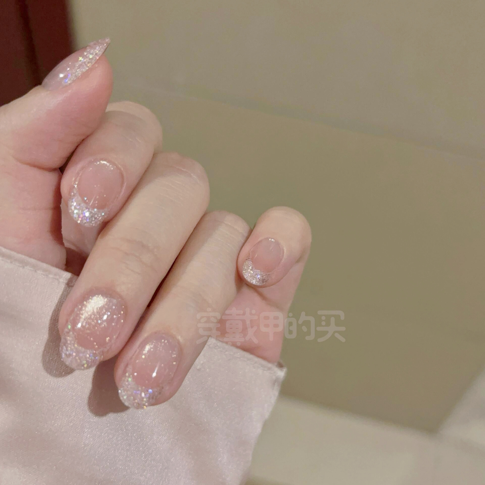 海盐玫瑰碎钻粉闪手工穿戴甲