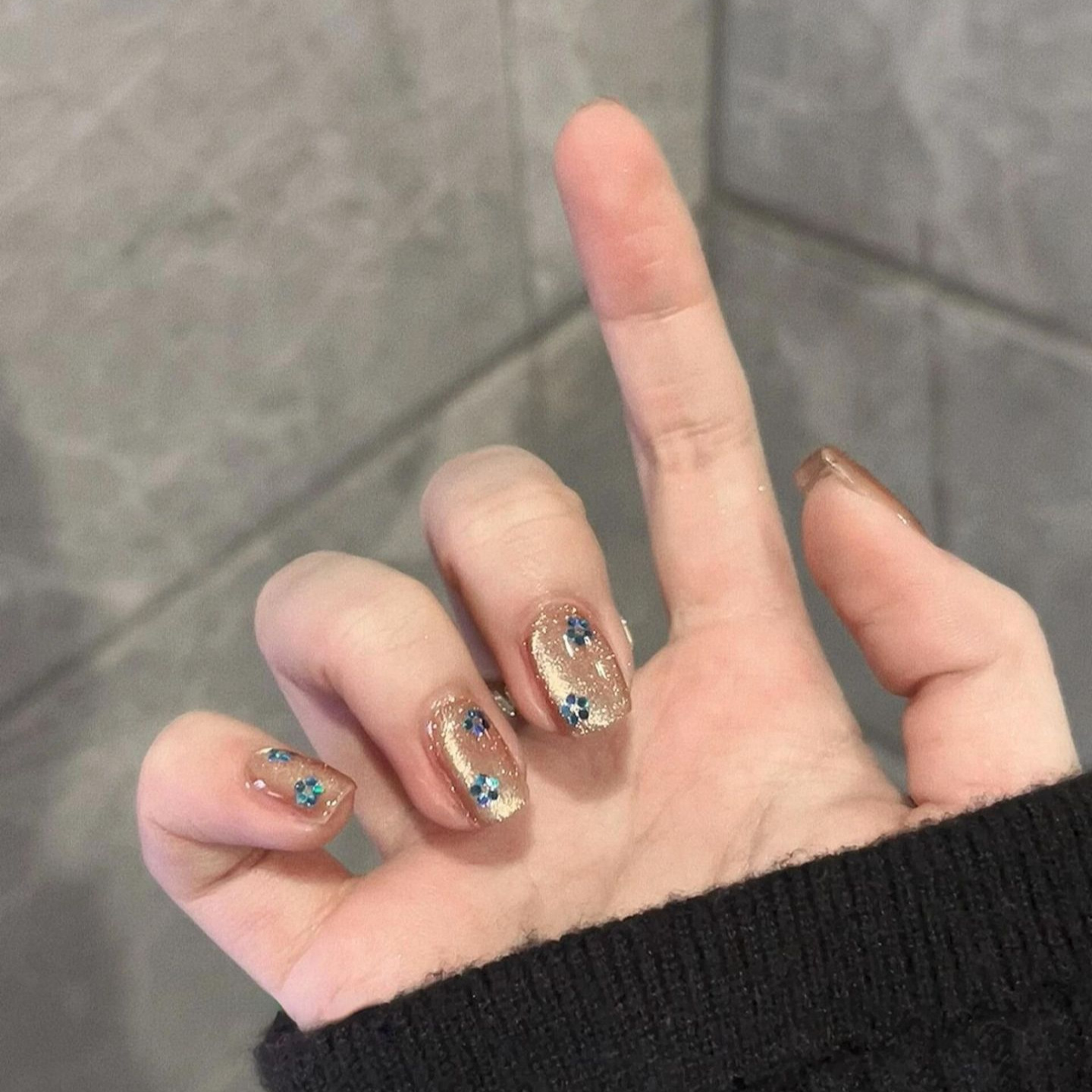 奶茶蓝花猫眼手工美甲贴片