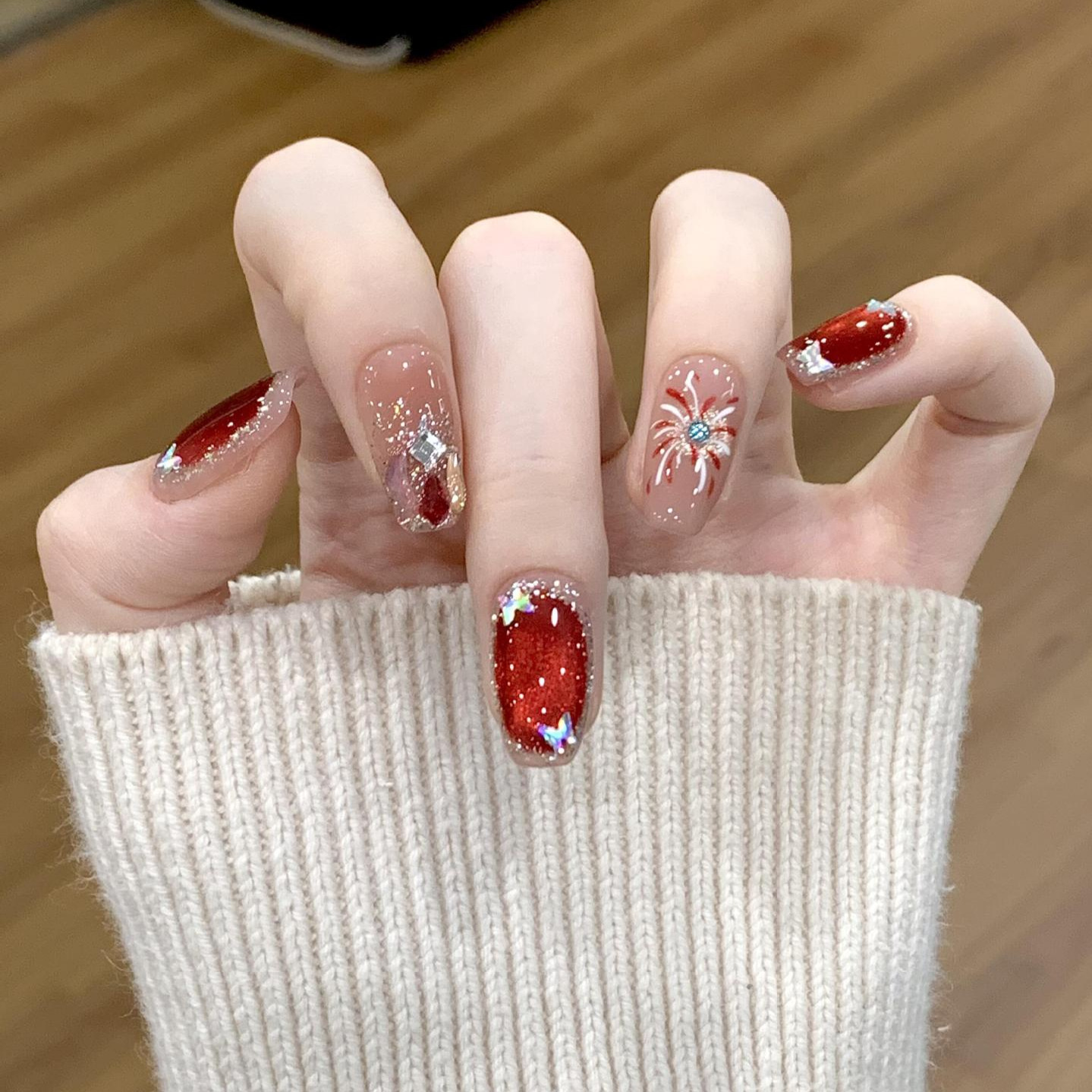 绚烂烟火新年红猫眼美甲