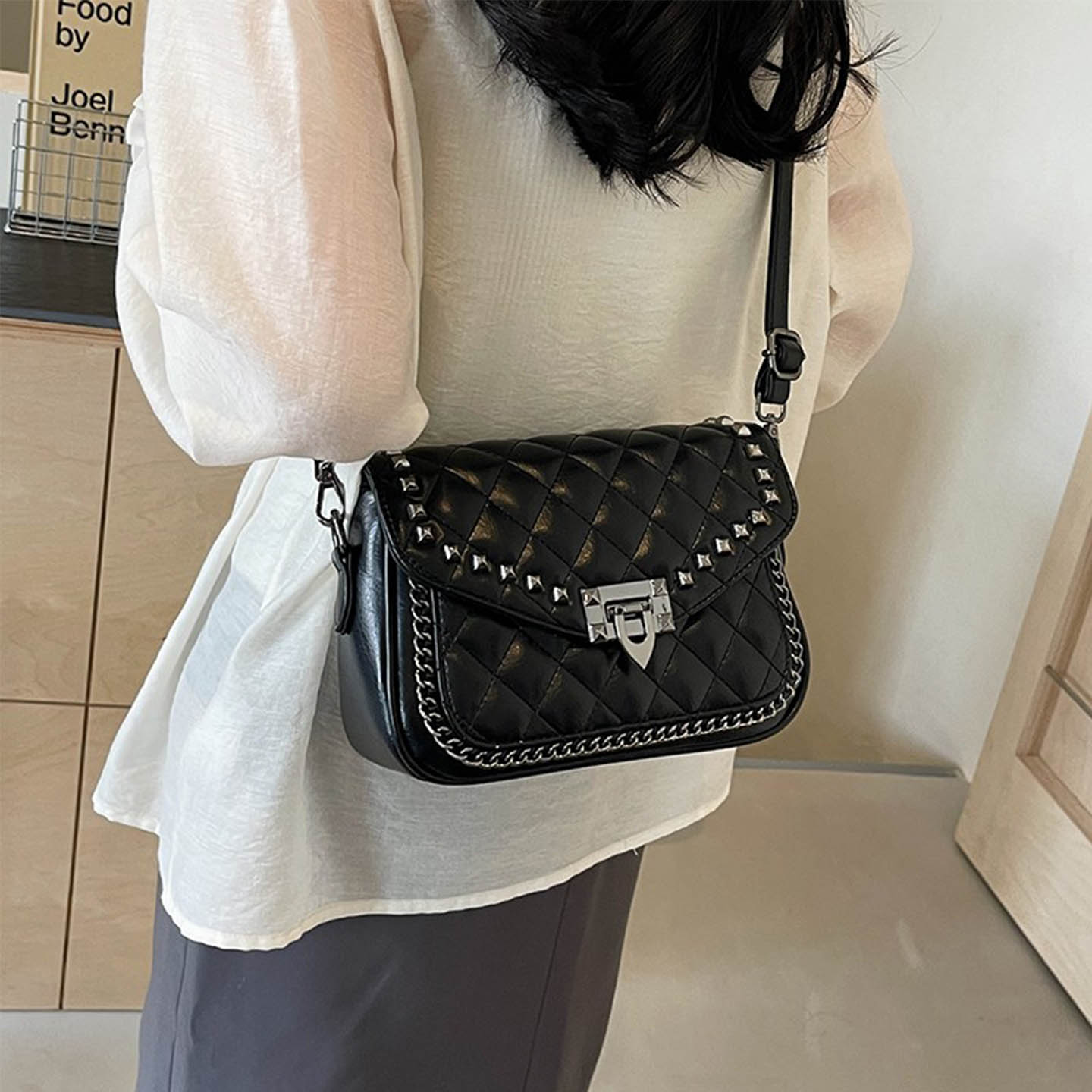 香港软皮小香风女包2025新款潮菱格链条包大容量单肩斜挎包小方包