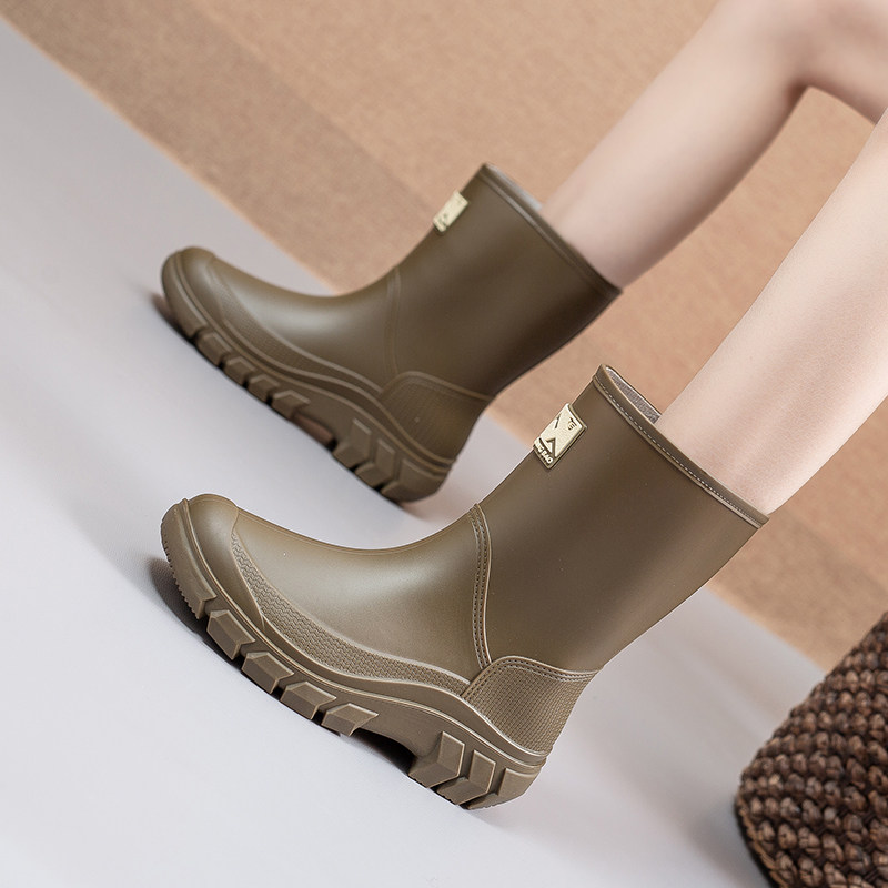 夏季防滑厚底雨鞋女2026新款中筒时尚外穿套筒厨房防水靴平跟雨靴