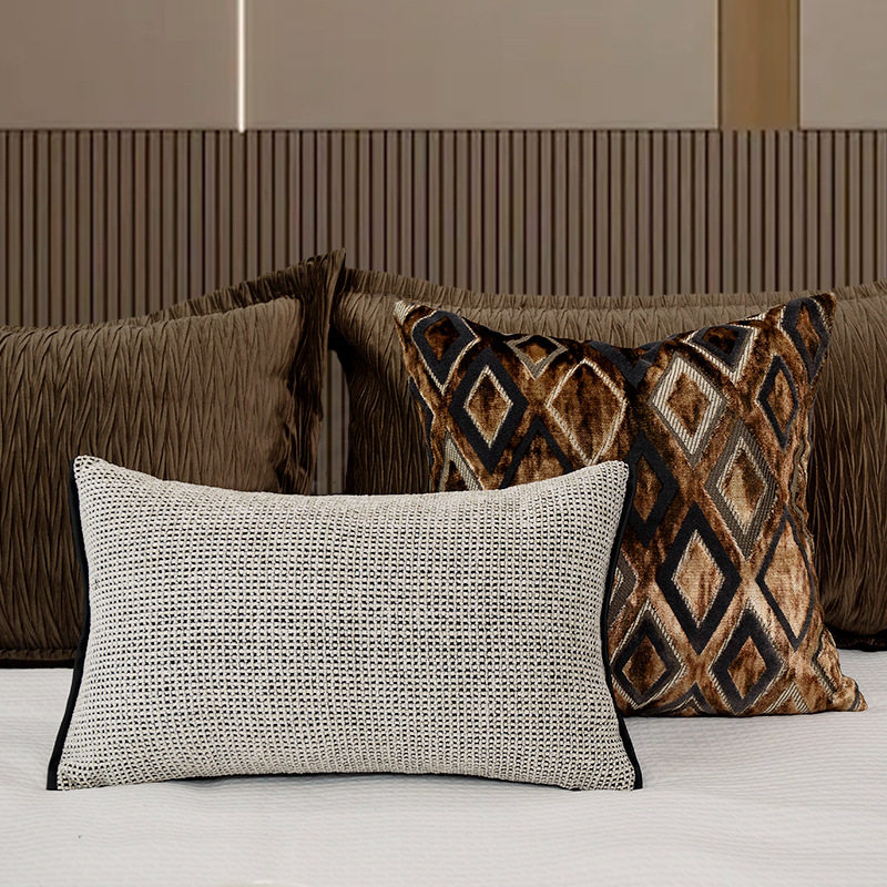 轻奢高级咖色几何割绒抱枕床上多件套软装样板间别墅靠枕腰枕批发