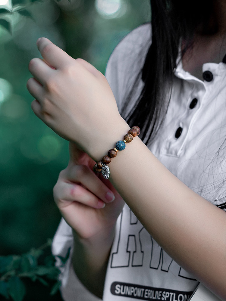 여성과 남성을 위한 천연 태국 오래된 침향 팔찌 충실도 오래된 재료 침향 부처님 비즈 용의 해 조디악 팔찌 디자인