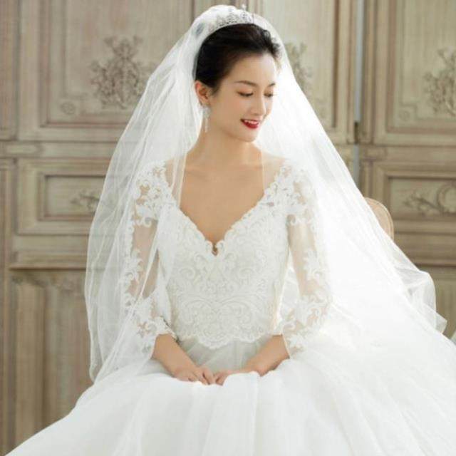 高端仙高级感头饰新娘主婚纱2021年新款白色森r系拍美写真纱摄奢