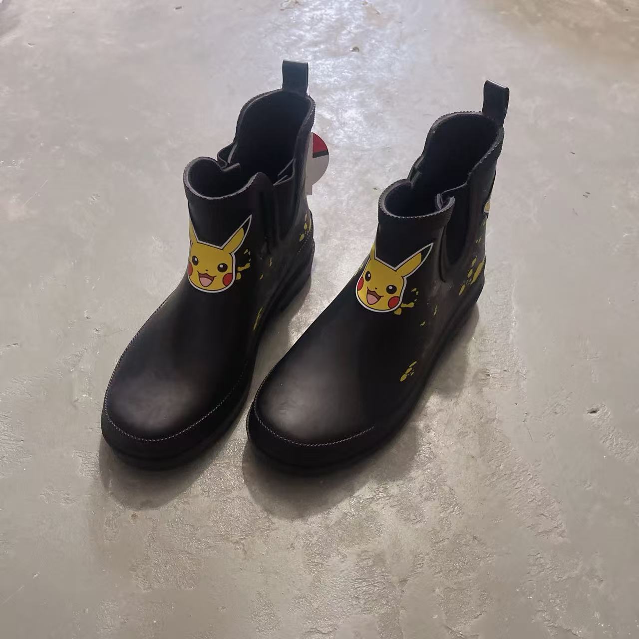 几双大童皮卡丘可爱雨鞋外贸橡胶（孤品）捡漏 售完无补32-42