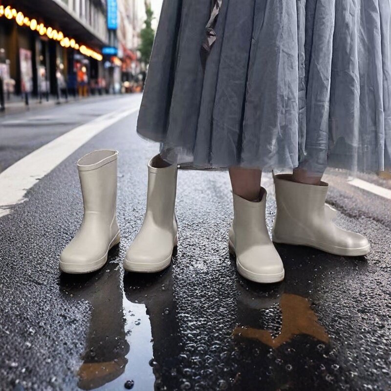 春款乳白色女生中筒雨鞋36-41码外贸平底防滑橡胶雨靴简单