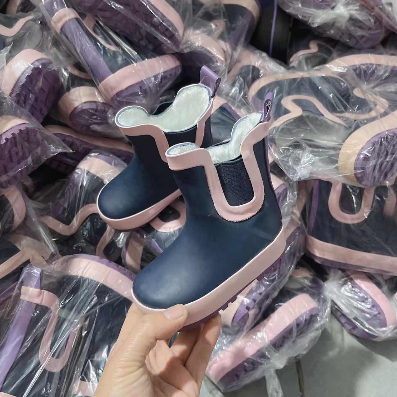 小小码婴儿19-24码小宝宝轻便防滑冬季加绒保暖一体女童雨鞋橡胶