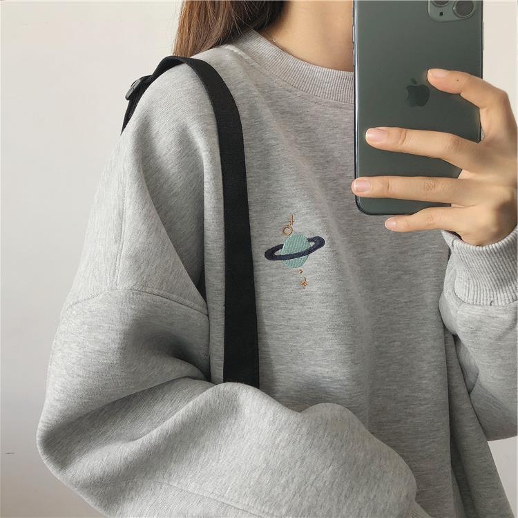 质感星球刺绣宽松加绒加厚圆领套头卫衣女秋冬新款厚实慵懒上衣潮