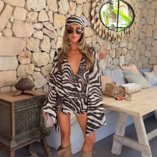 2026 Autumn Striped V-Neck Sexy Dress秋长袖条纹v领性感连衣裙