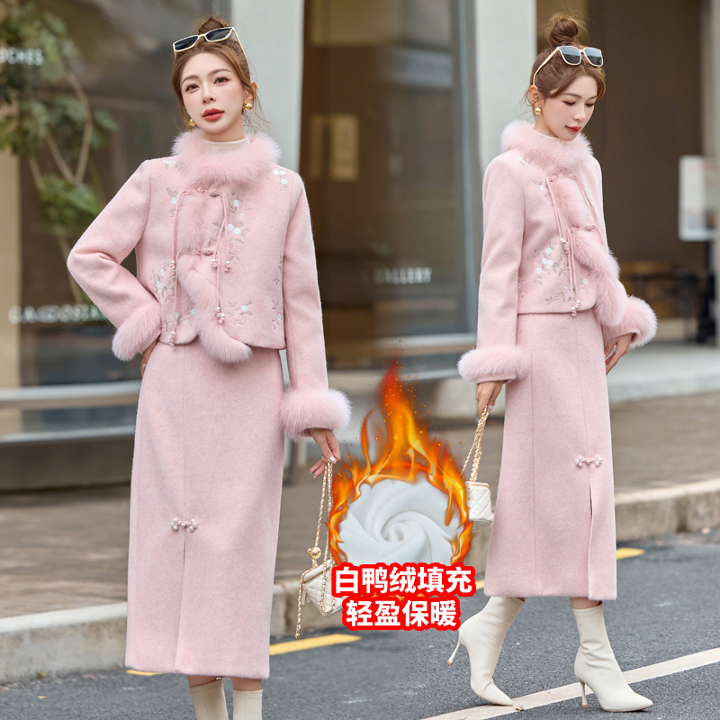 新中式刺绣羽绒套装裙毛呢两件套