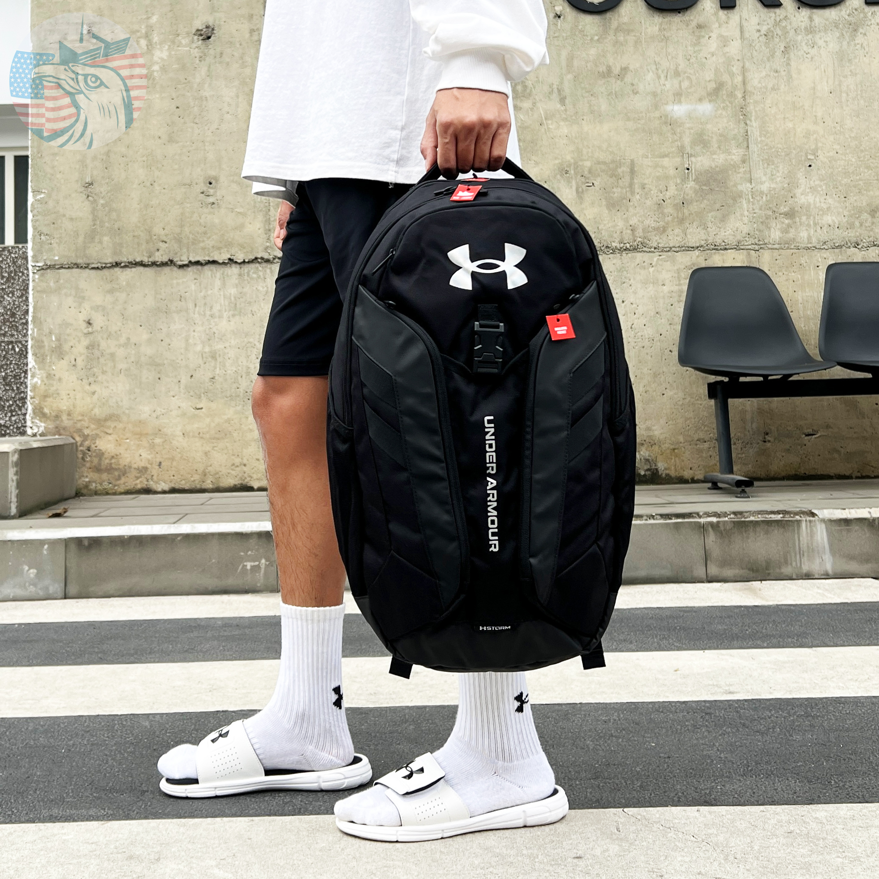 安德玛男女运动户外背包独立鞋仓