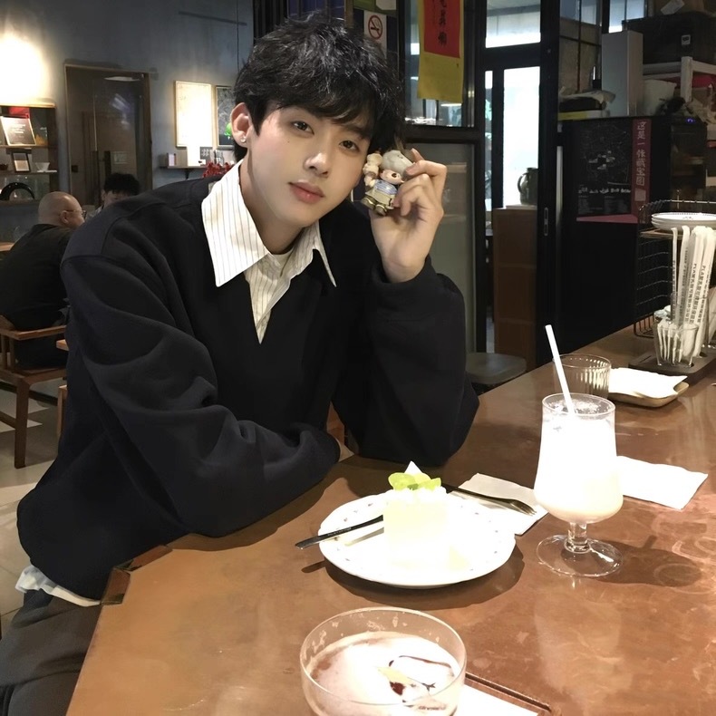 韩国 知识分子假两件条纹衬衫领套头卫衣秋季boxy短宽学院风上衣