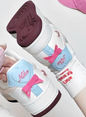 Nike Air Force 1 '07 情人节限定 白粉色女子板鞋 IQ4937-161