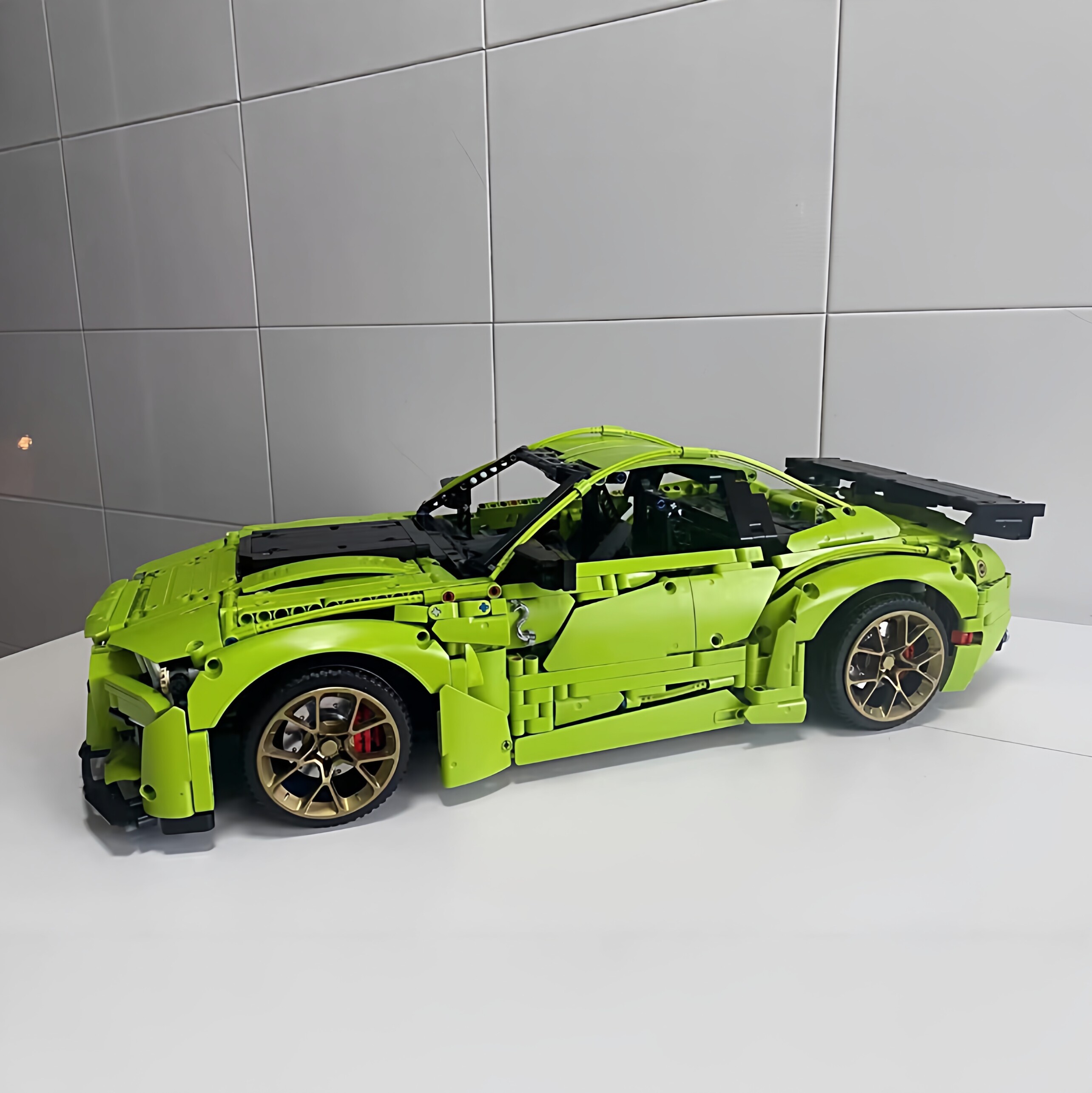 福特GT500跑车拼装积木模型