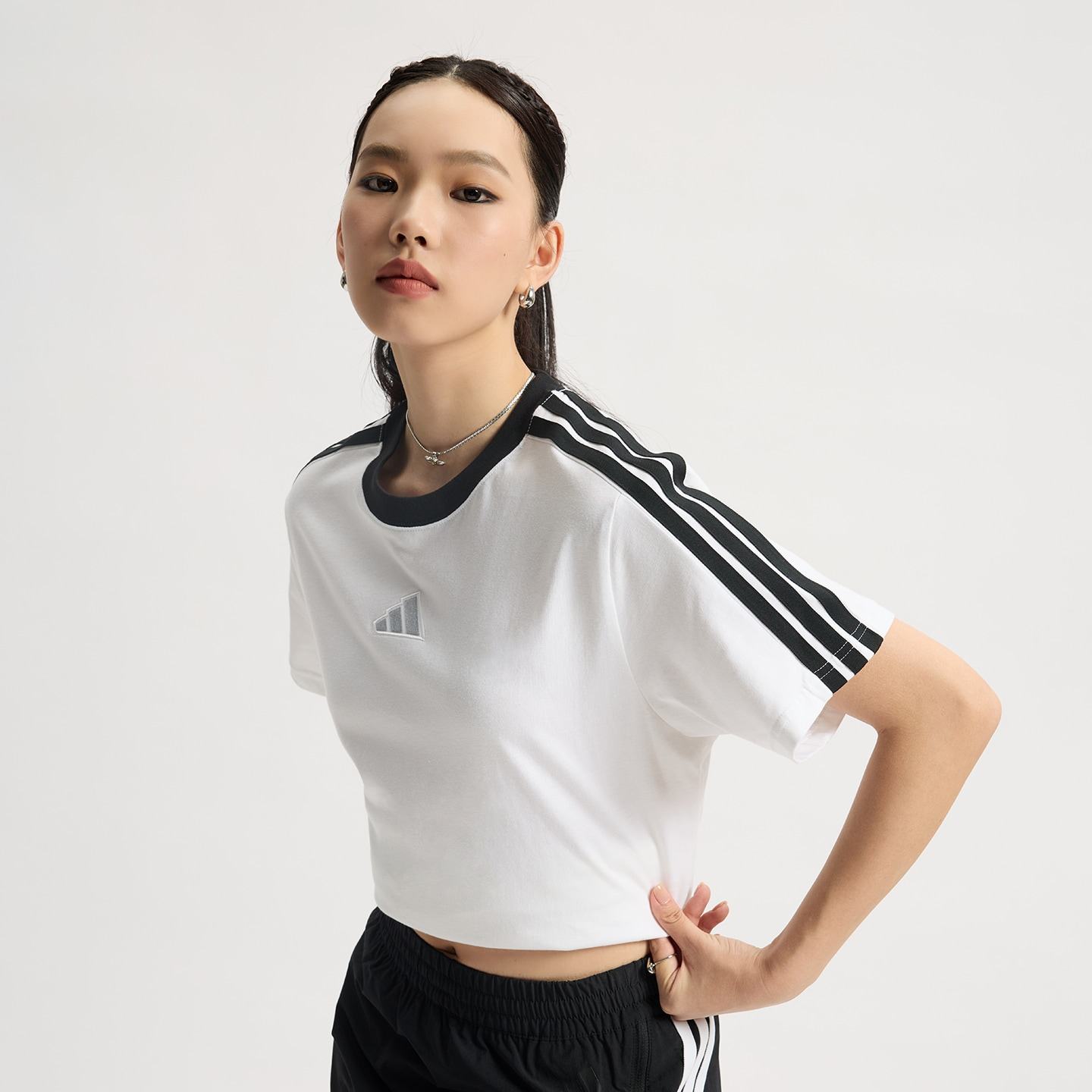 阿迪达斯运动休闲女子三条纹舞动系列纯棉运动休闲短袖T恤,运动服/休闲服装,运动T恤,淘宝优惠券,粉丝福利购,淘宝优惠卷