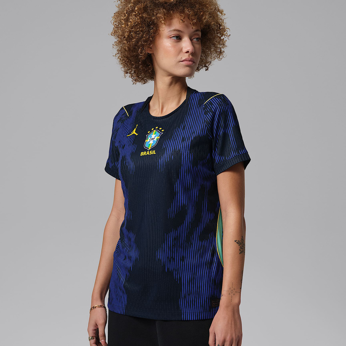 Nike/耐克巴西队客场球员版Jordan Aero-FIT 女子足球球衣IU1078
