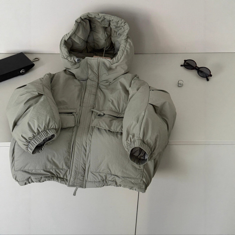 大牌折扣2026儿童口袋工装外套冲锋衣2026新款中大童羽绒棉服男童