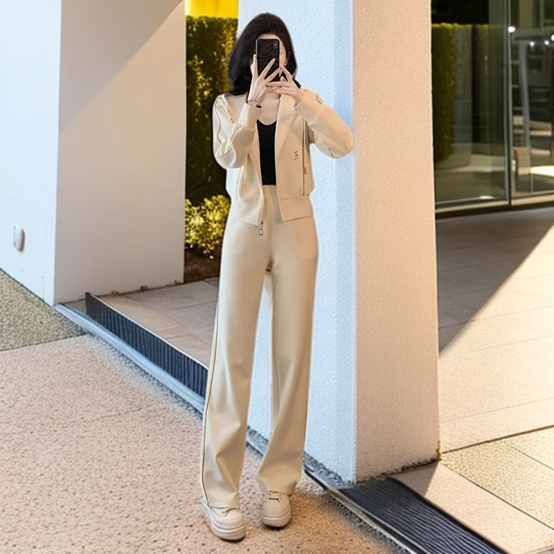 春秋款时尚休闲运动服套装