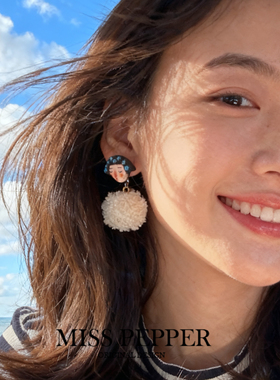 秋冬新款白色毛球耳坠不对称甜美少女耳环网红流行头像耳夹女