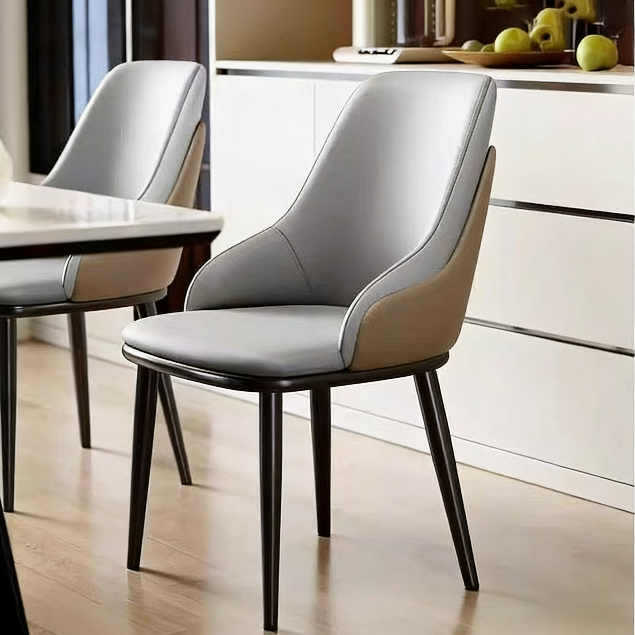 现代简约餐椅家用轻奢高级感意式酒店书桌餐厅2025年靠背餐桌椅子