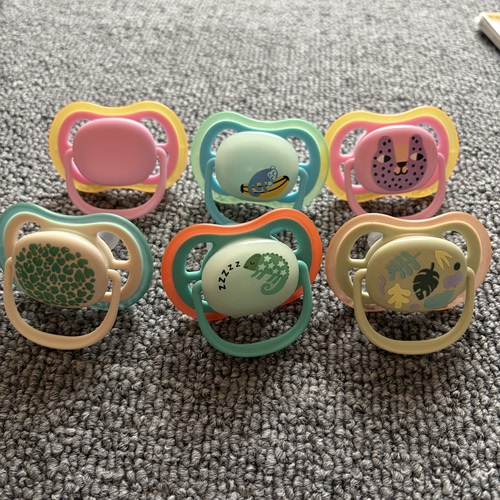 飞利浦新安怡安抚奶嘴夜0-6-18-36月大宝宝哄睡扁头防胀气4孔透气