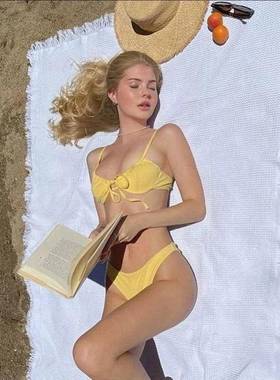 ins同款黄色三点式比基尼钢托小胸聚拢分体高叉游泳显白度假泳衣