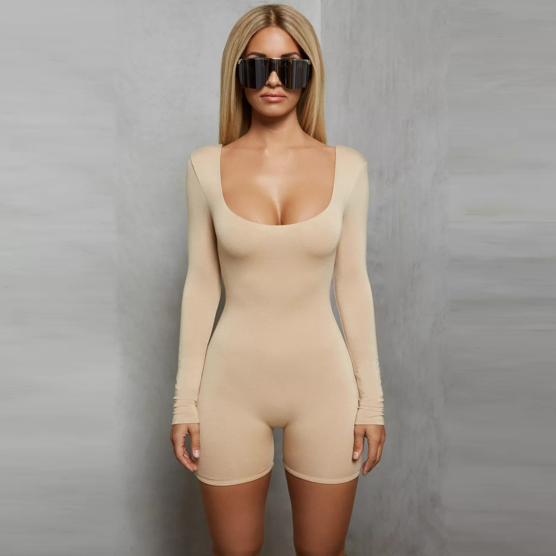 Round neck jumpsuit women's 黑色立领长袖冬季套装时尚杏色新款