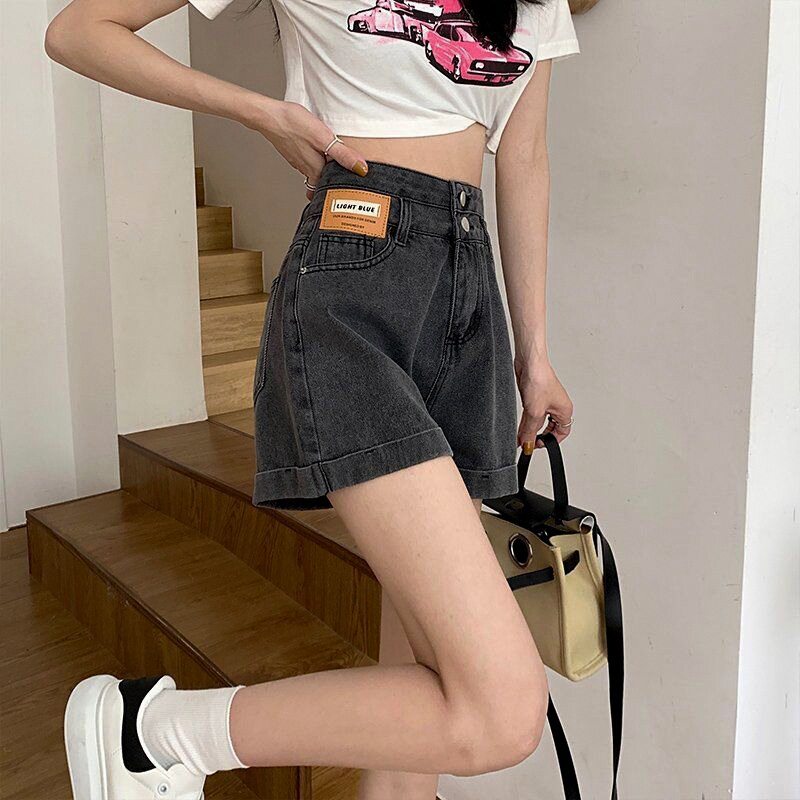 设计感贴标牛仔短裤女薄