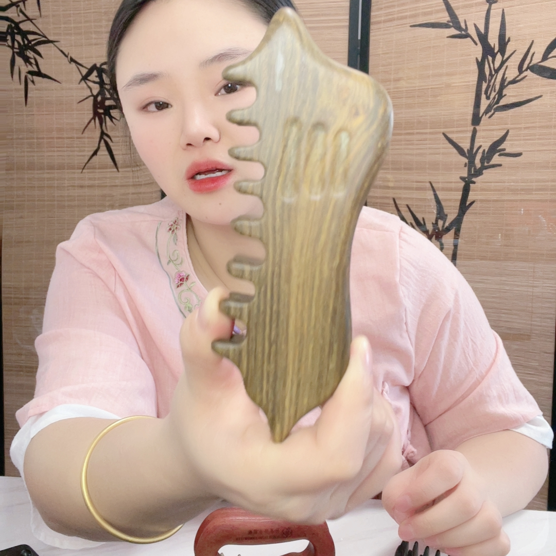 绿檀木脸梳二等品