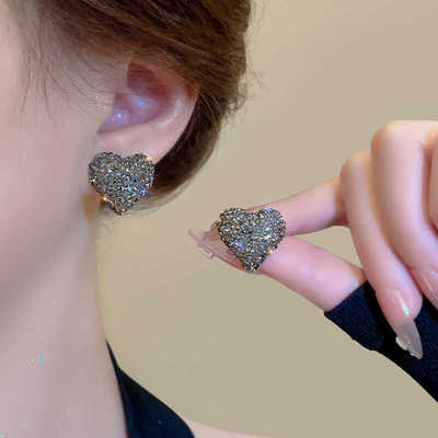 其他合金日韩水钻女爱心圆球耳钉