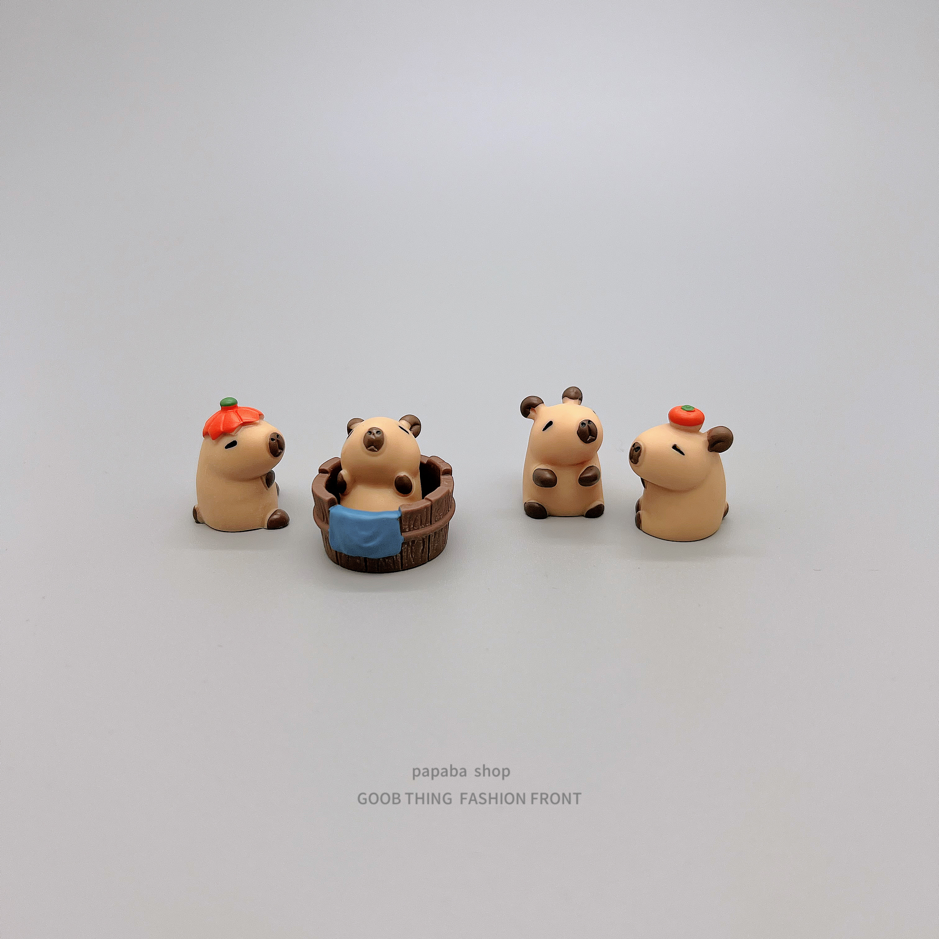 卡皮巴拉小水豚桌面摆件