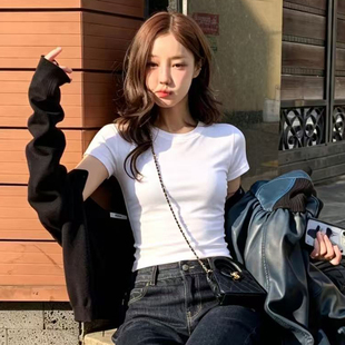 韩系极简白色短袖T恤女夏秋打底衫紧身修身小众设计感百搭小上衣