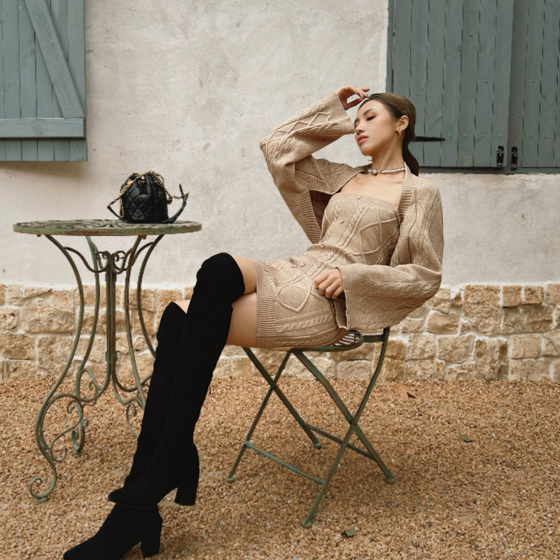 粉红大布娃娃卡其针织披肩抹胸裙两件套女节日氛围感套装2026款新