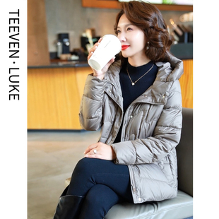 2025冬外套女小个子中年妈妈轻薄款时尚韩版气质白鸭绒短款羽绒服