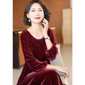 红色真丝绒连衣裙2023秋冬季新款高贵洋气妈妈减龄气质桑蚕丝裙子