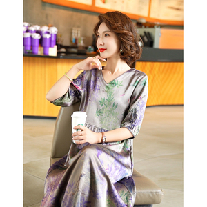 夏季2024新款真丝连衣裙女桑蚕丝气质温柔风显瘦洋气妈妈裙子中袖