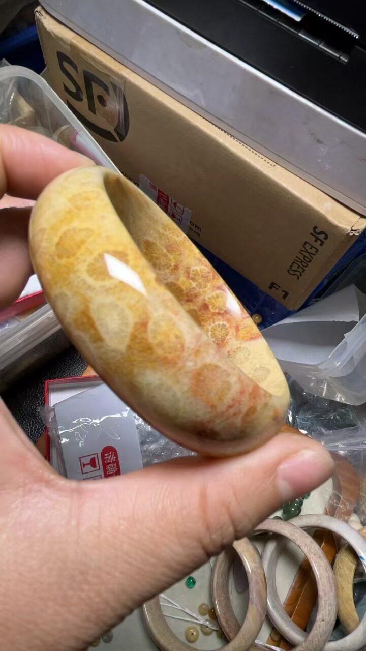 天然珊瑚玉手镯玉镯女款性价比高菊花石手环民族风水晶半宝石饰品