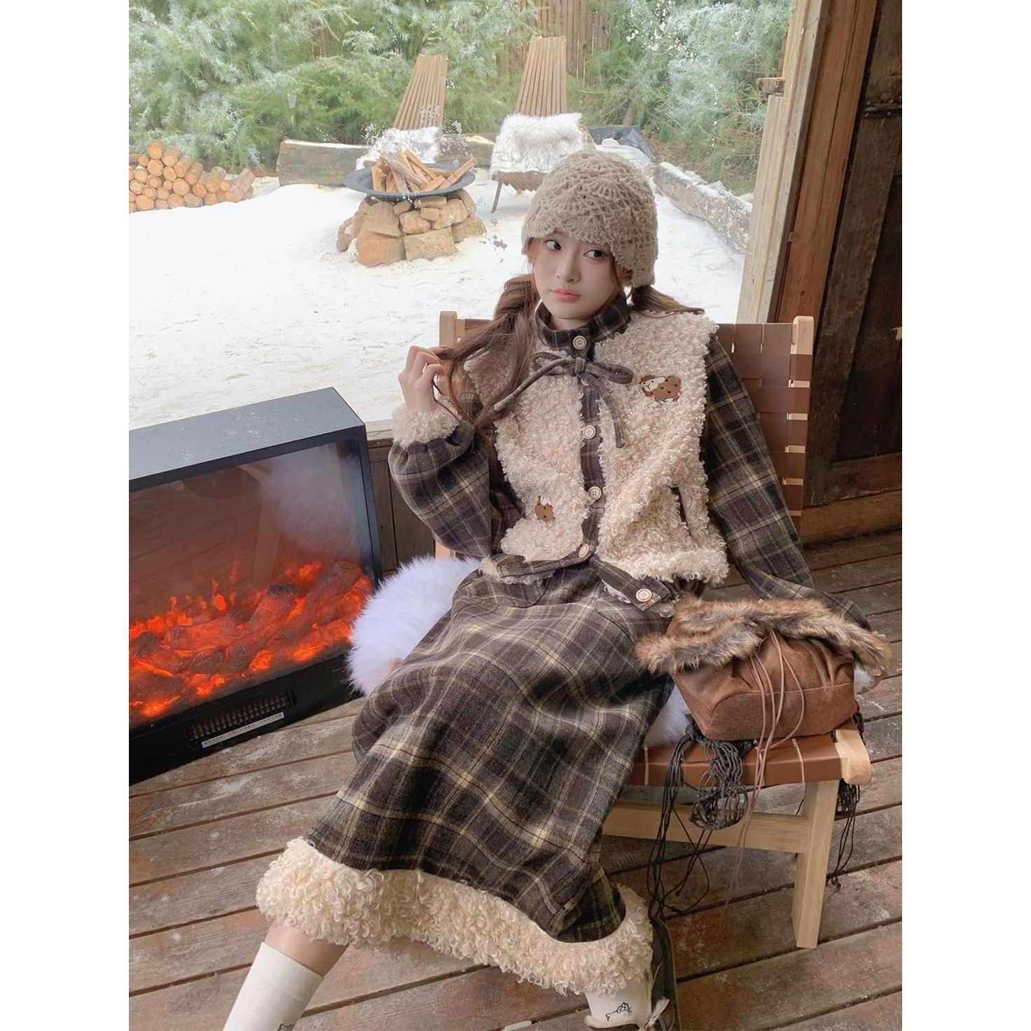 2025秋冬新款复古慵懒风羊羔毛拼接格子毛呢外套半裙套装甜美小众